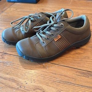 Keen Austin Boys Shoes Size 5